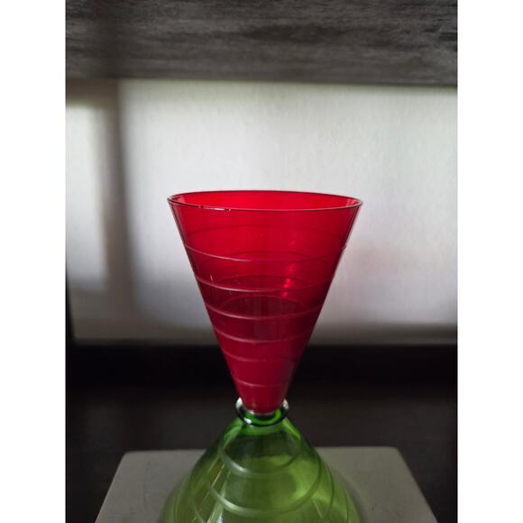 Fifth Avenue Crystal Reversible Red & Green Glass Goblet – 6.25" Retro Amberina - Picture 4 of 8